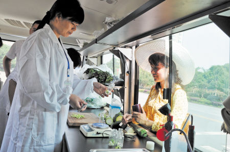 挑選食品安全檢測(cè)車廠家，需要注意這3點(diǎn)